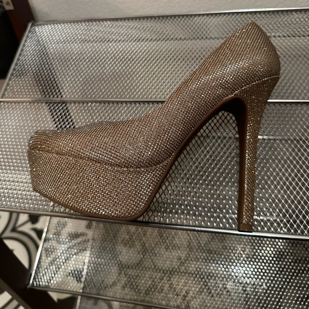 Jessica Simpson gold platform shoes